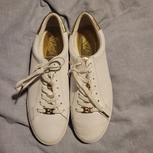 Psize 9.5 Poppy Two-Tone Leather Sneaker